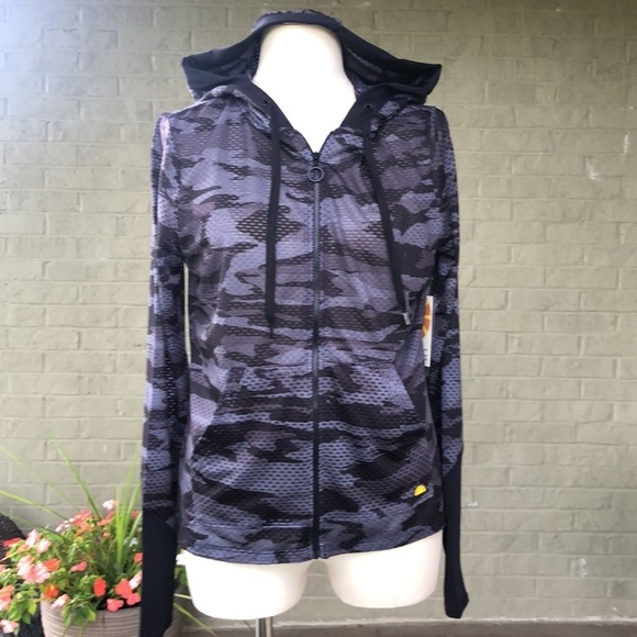 Gray/Black Camo Zipper Hoodie – Sporty, Sleek & Perfect for All-Day Wear T191 - Picture 1 of 8